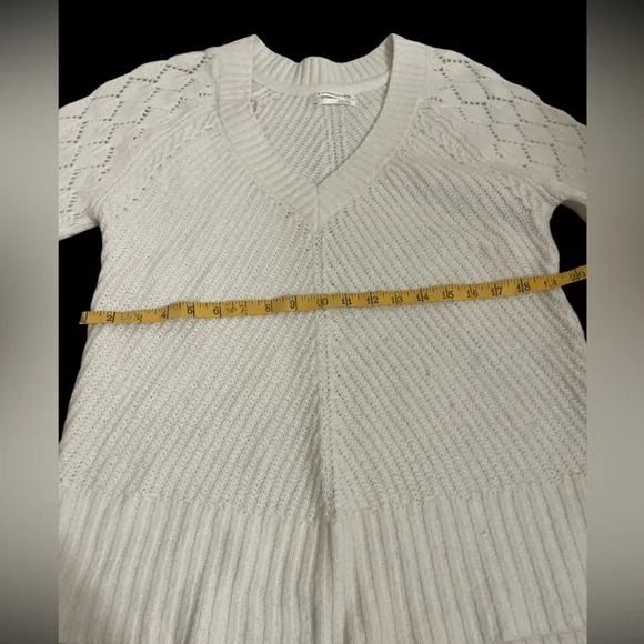 By Anthropologie creamy ivory v neck sweater S cable knit design pointelle