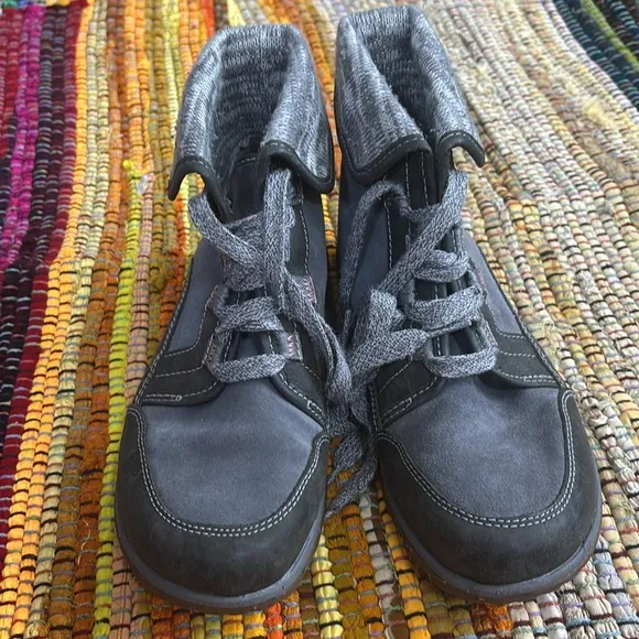 CHACO Barbary Hiking Boots women’s 7 $150 msrp