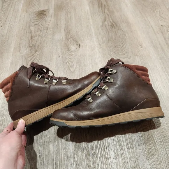 Chacos Mens Frontier Waterproof Laceup Boot