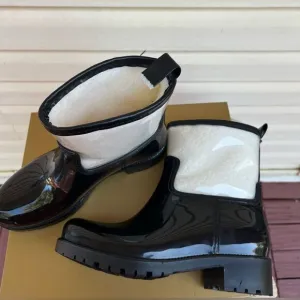 Charter Club black ankle boots, clear outside, lined with faux fur, brand new, 8