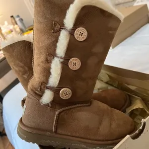 Chestnut Tall Uggs
