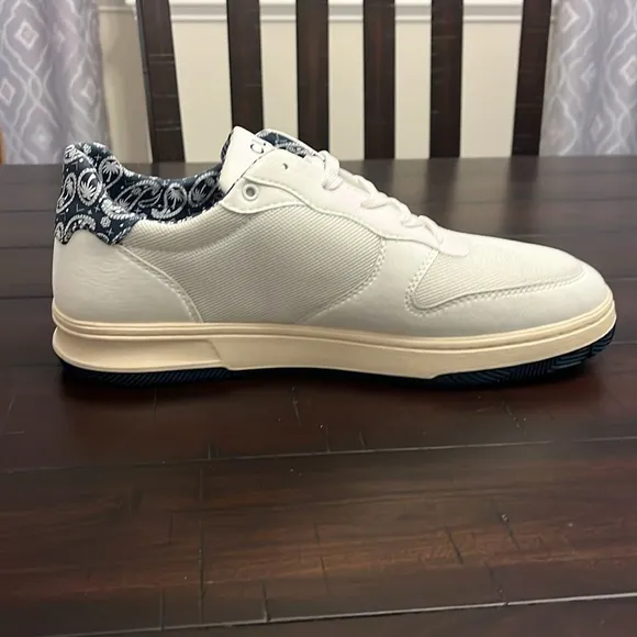 Clae Los Angeles Malone Lite Leather shoes sneakers white paisley Mens Size 10.5