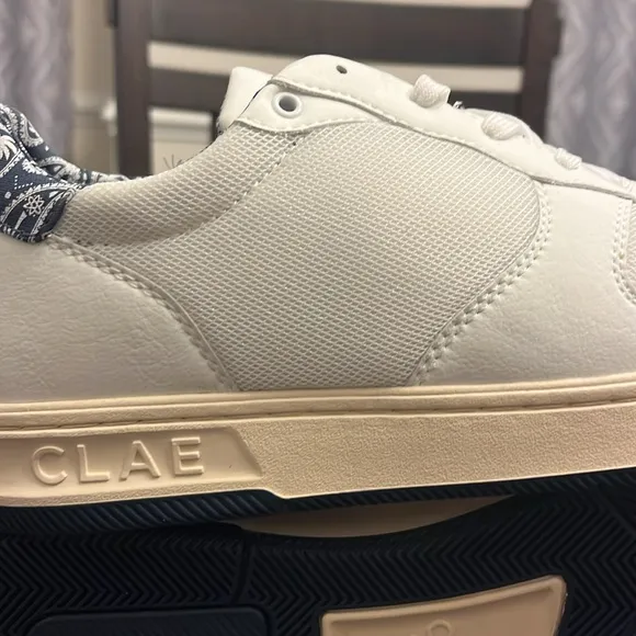 Clae Los Angeles Malone Lite Leather shoes sneakers white paisley Mens Size 10.5
