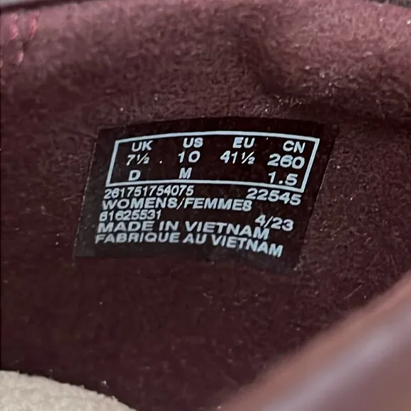 Clark’s collection women’s 10 M burgandy juliet gem leather shoes.