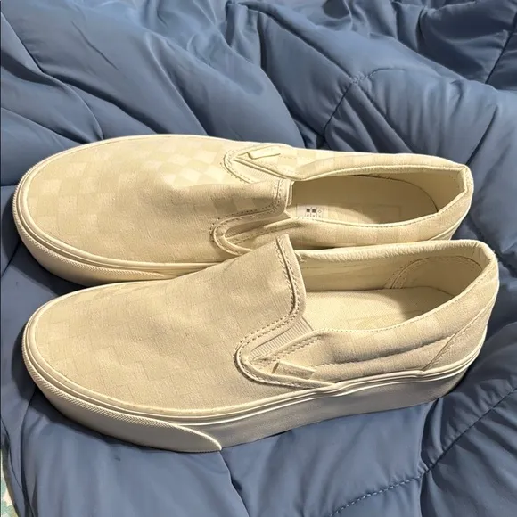 Classic Women’s Vans Slips on stackform