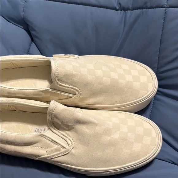 Classic Women’s Vans Slips on stackform