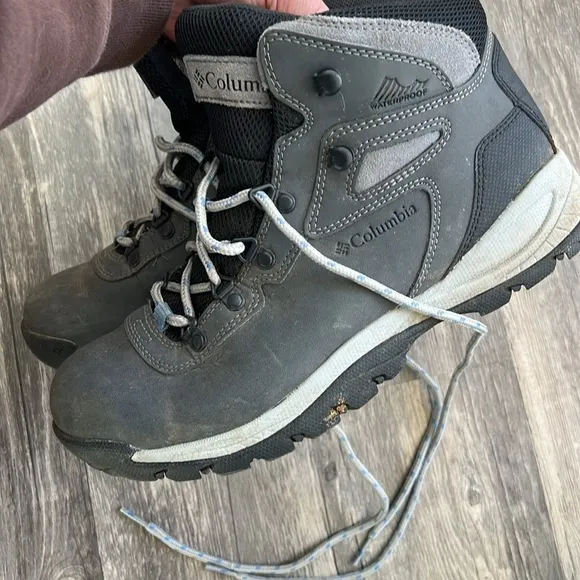 Columbia Women's Newton Ridge Plus Mid Waterproof Hiking Boots