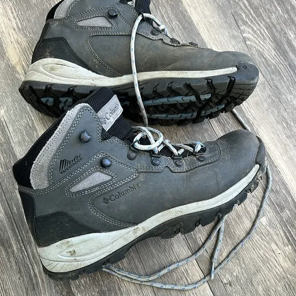 Columbia Women's Newton Ridge Plus Mid Waterproof Hiking Boots