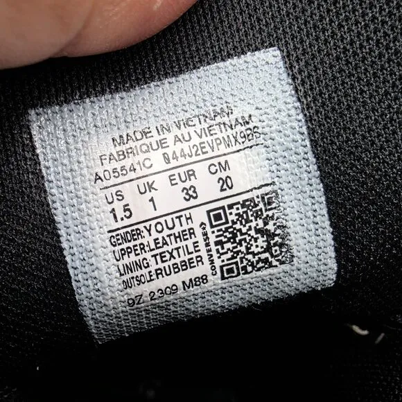 Converse Chuck Taylor All Star Lugged Lift Kids Size 1.5 Black White Shoes Zip