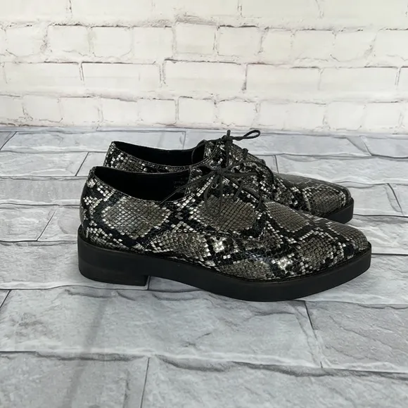 COPY - Jeffrey Campbell snake print leather Oxford size 6M