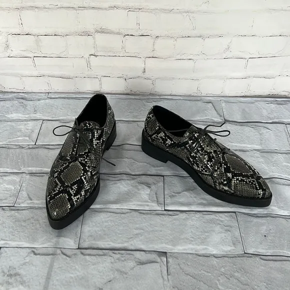 COPY - Jeffrey Campbell snake print leather Oxford size 6M