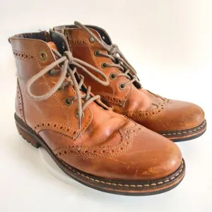 CREVO Chukka Ankle Boots Brown Leather SPEAK EASIER Oxford Wingtip Mens Size 9.5