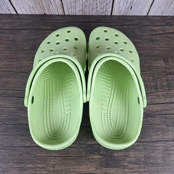Crocs Clog Kids Clogs Light Green Junior Sz 2 w/ Jibbitz Explore Pack