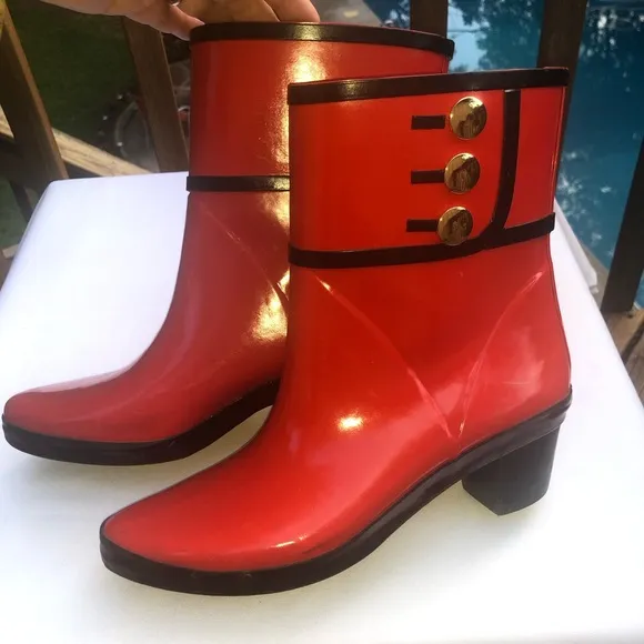 Cutesy Red Kate Spade booties fashion and function all in one great pair ofshoes
