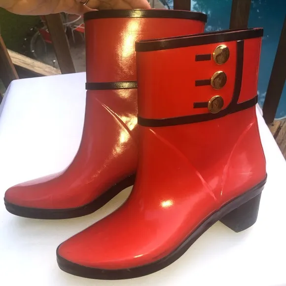 Cutesy Red Kate Spade booties fashion and function all in one great pair ofshoes