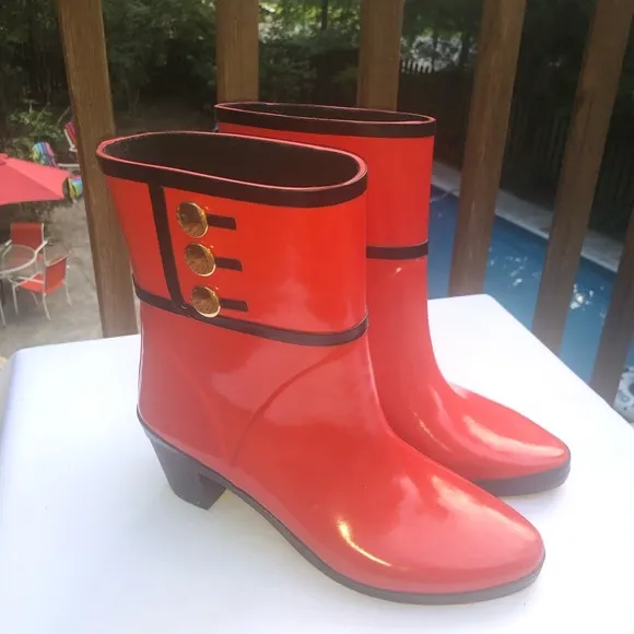 Cutesy Red Kate Spade booties fashion and function all in one great pair ofshoes
