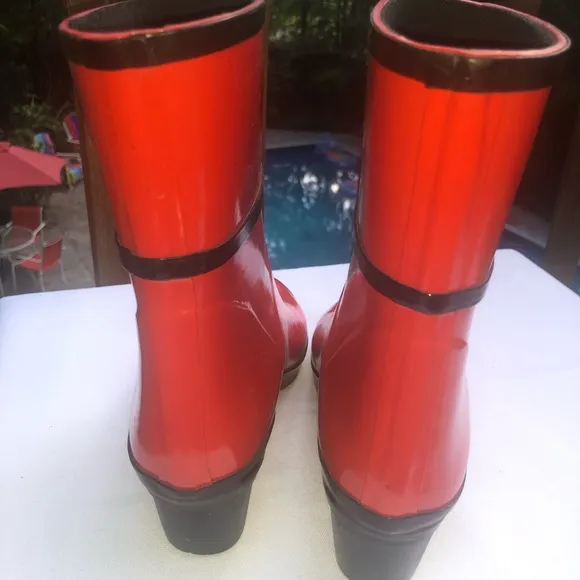 Cutesy Red Kate Spade booties fashion and function all in one great pair ofshoes