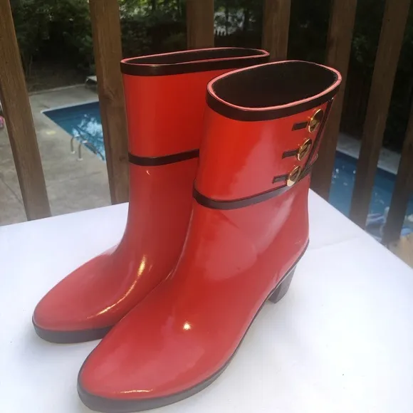 Cutesy Red Kate Spade booties fashion and function all in one great pair ofshoes