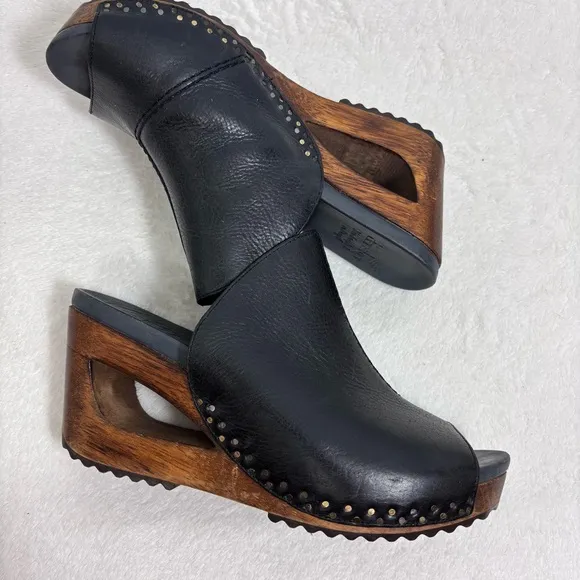 Dansko Limited Edition Sage Wedge Black Leather Made In Brazil Size 38