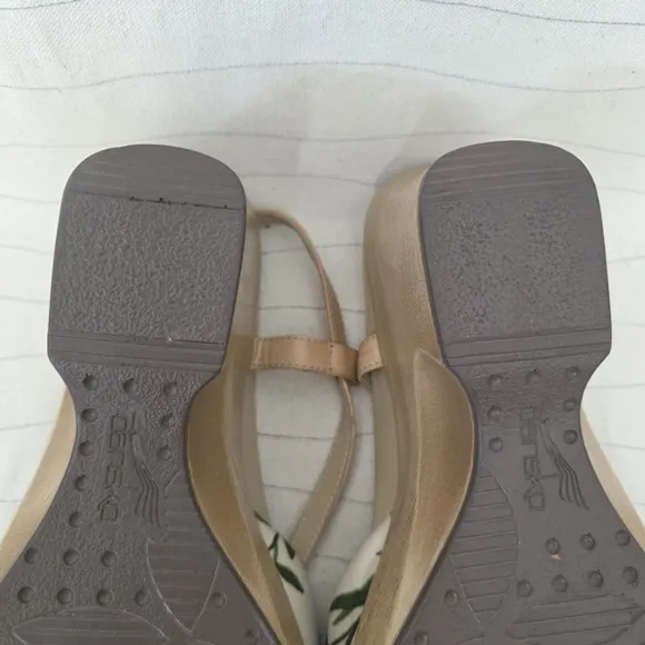 Dansko Womens Naomi Sandals Floral Wedge Heel Tan Shoes Size US 8.5-9/ EU 39