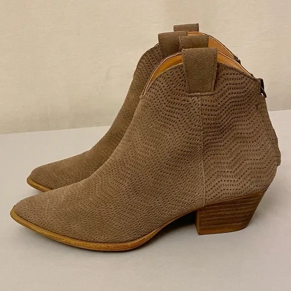 Dingo Women’s Kuster DI 114 Booties Ankle Boots Suede Leather Western Cowgirl 8