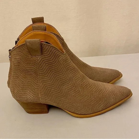 Dingo Women’s Kuster DI 114 Booties Ankle Boots Suede Leather Western Cowgirl 8