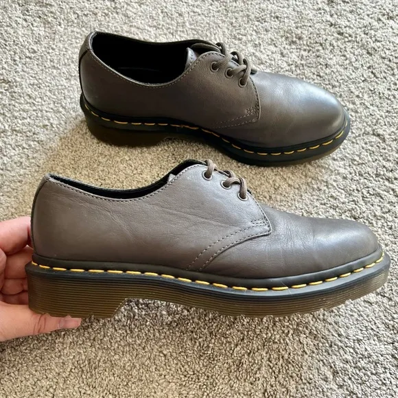 DOC DR. MARTENS 1481 Oxford Shoes Women's SIZE 6 Gray Casual Lace Up Leather