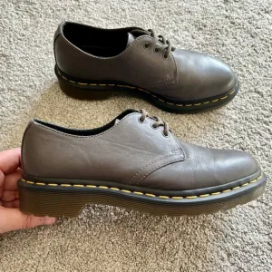 DOC DR. MARTENS 1481 Oxford Shoes Women's SIZE 6 Gray Casual Lace Up Leather