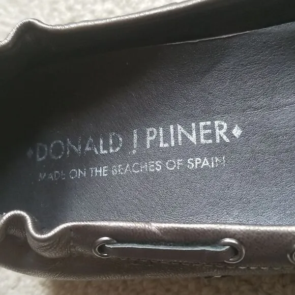 Donald J Pliner  POLLY Leather Loafer Shoes Metallic Pewter EUC SZ 7