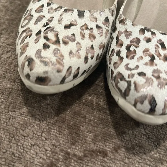 Dorking Brand Shoes by Fluchos Leopard Print Light Comfort Women's Heel Shoes