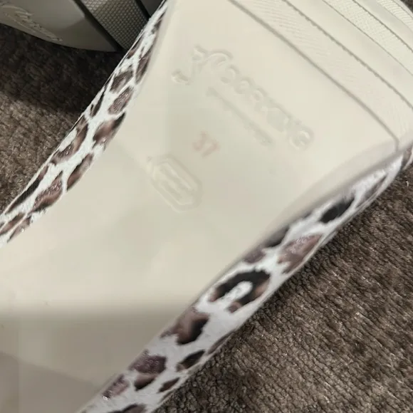 Dorking Brand Shoes by Fluchos Leopard Print Light Comfort Women's Heel Shoes
