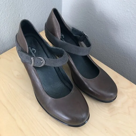Dromedaris Nadia Leather Heeled Mary Jane Shoes