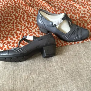 EARTH Mary Jane Blue grey  Shoes brand new with tags size 8.5 Marietta