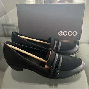 ECCO Leather Shoes in Black, NWT, Size 42