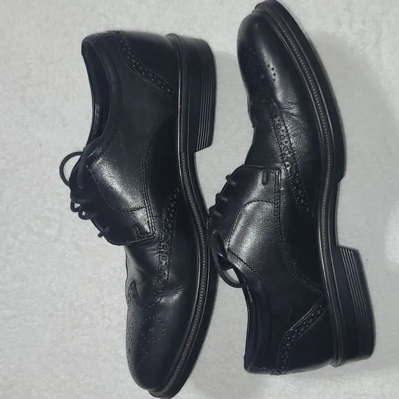 Ecco Wingtip Men’s Black Shoes  Size 10