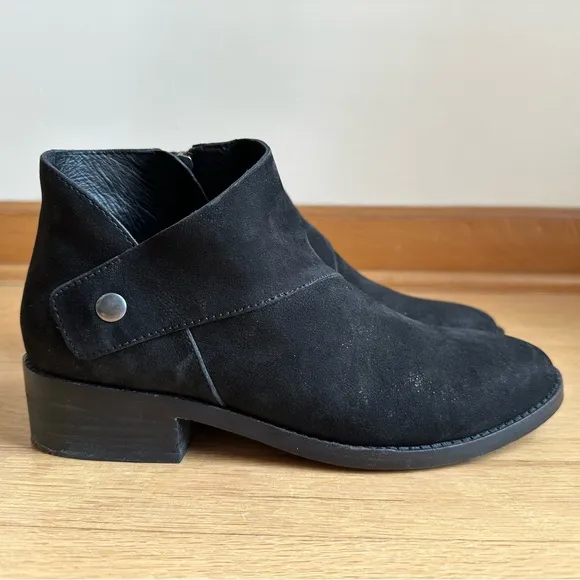 Eileen Fisher - Billie Tumbled Nubuck Black Leather Bootie