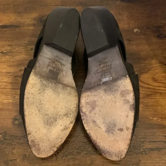 Eileen Fisher leather cruster crisscross black shoes Size 9