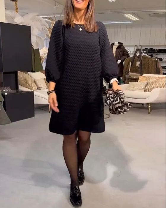 Elegant Knee-Length Dress with Puffed Sleeves
