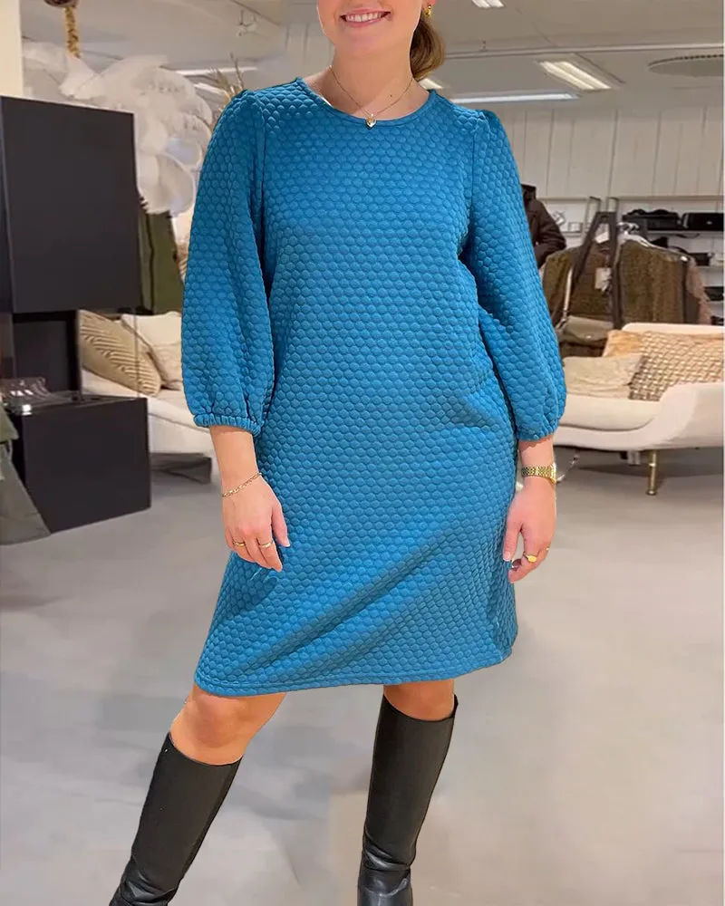 Elegant Knee-Length Dress with Puffed Sleeves
