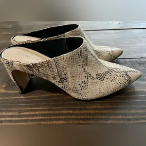 Enzo Angiolini Snake Reptile Print Mules Sz 9.5