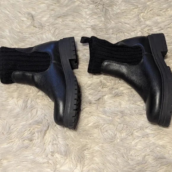 EUC Anthropologie Knit Chelsea Boots in Oxford Black