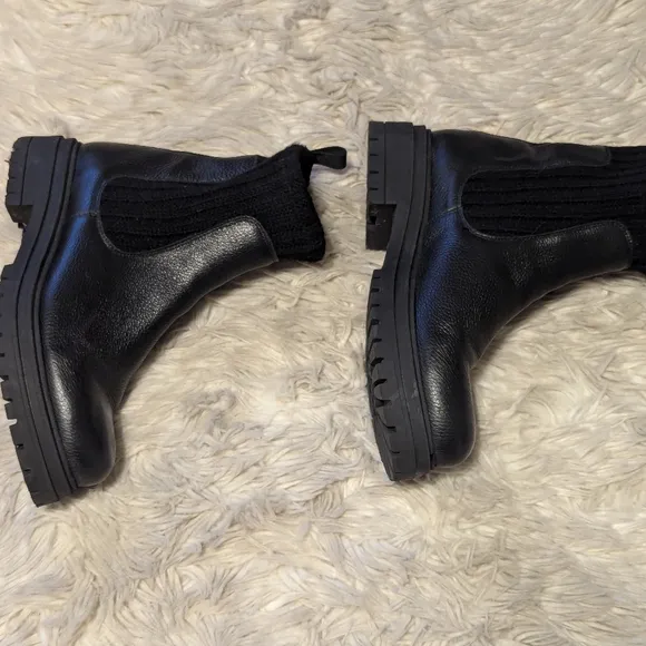 EUC Anthropologie Knit Chelsea Boots in Oxford Black
