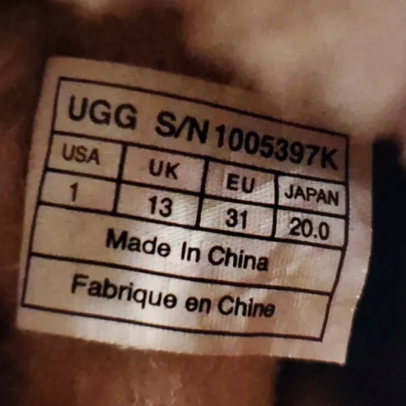 EUC: GIRLS LIKE NEW UGG BOW TIE BOOTS