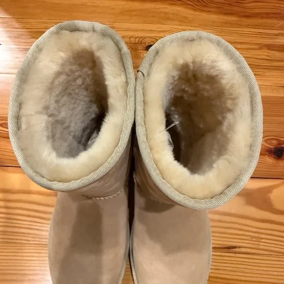 EXCELLENT Condition!! NEW!! UGG Australia, Classical Tall, beige. Original!