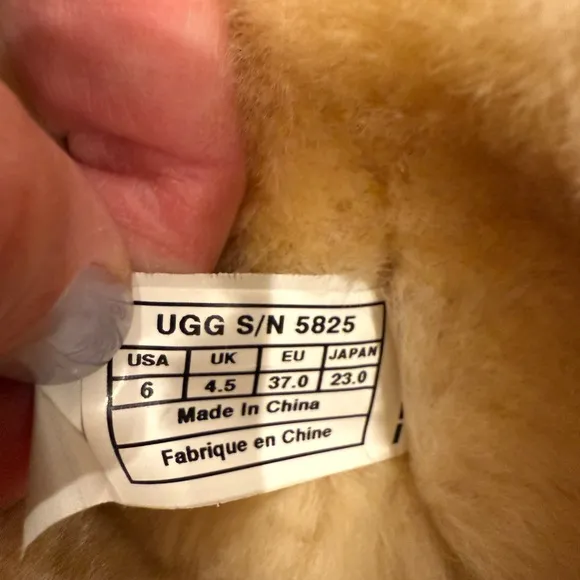 EXCELLENT Condition!! NEW!! UGG Australia, Classical Tall, beige. Original!