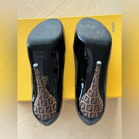 Fendi  pump