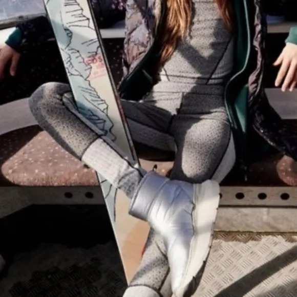 Free People NIB Snow To Surf Quilted Puffer Boots (39/9)