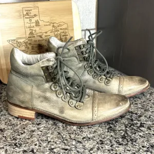 Free People Ventura Green Lace Up Hiking Boots Size 39 US 8 1/2