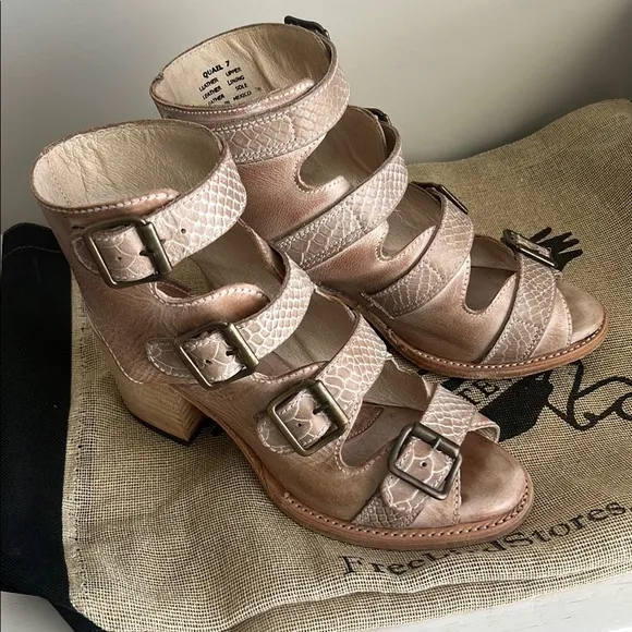 Freebird By Steven Women’s Quail Taupe Distressed Gladiator Sandal Size US 7
