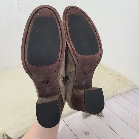 Frye Nora ankle boots grey suede leather side zip herled size 9.5